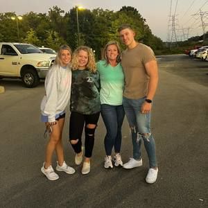 Meet your Posher, Gena